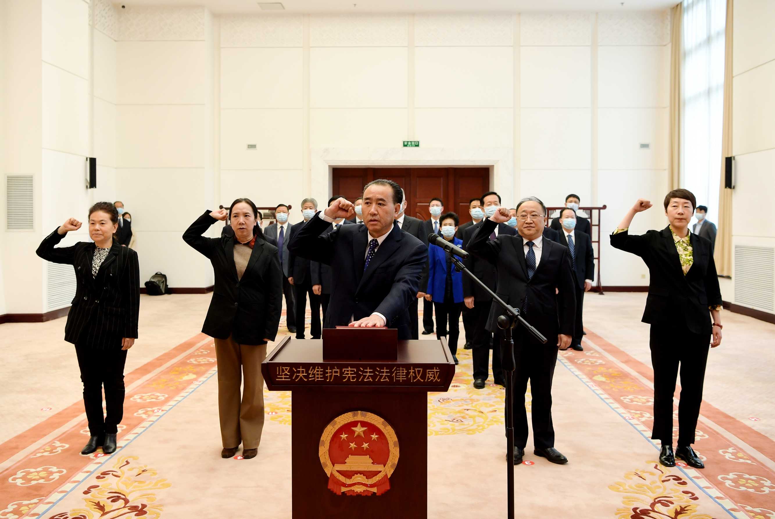 省十四届人大常委会第二次会议宪法宣誓仪式在贵阳举行
