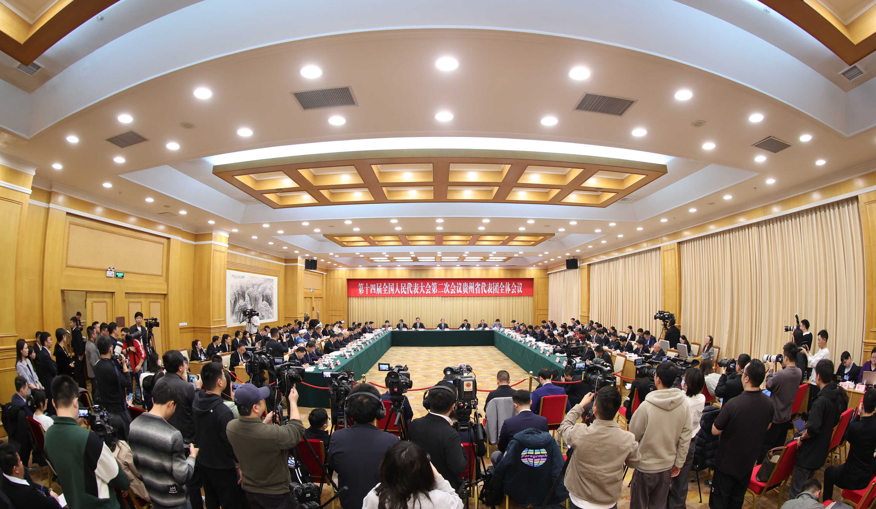 贵州代表团举行开放团组活动 徐麟李炳军等回答记者提问