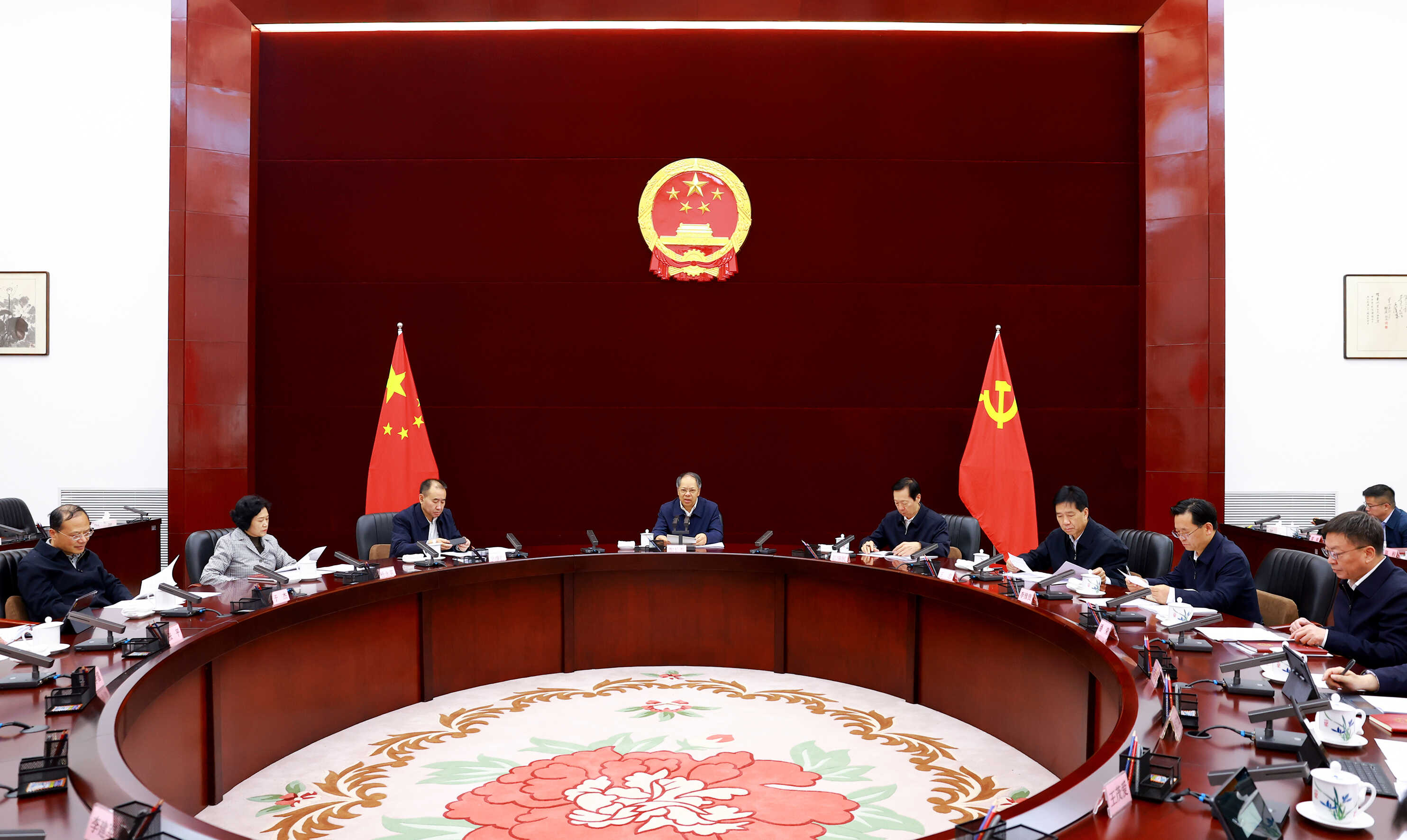 省人大常委会党组召开（扩大）会议