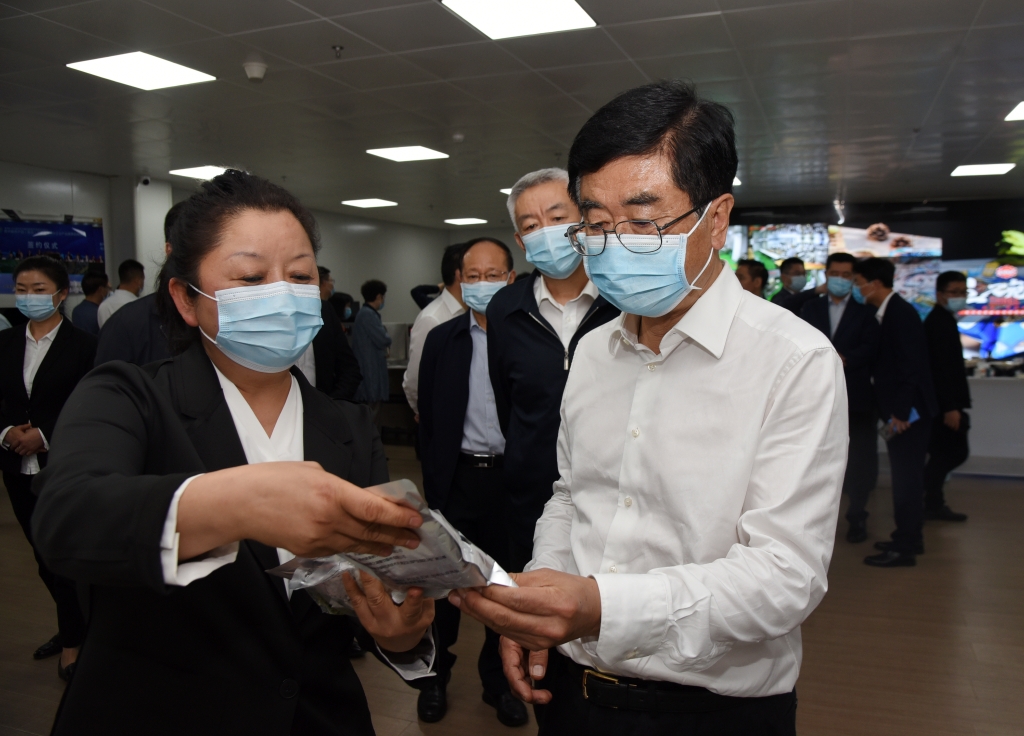 慕德贵率执法检查组赴安顺市开展安全生产“一法一条例”执法检查