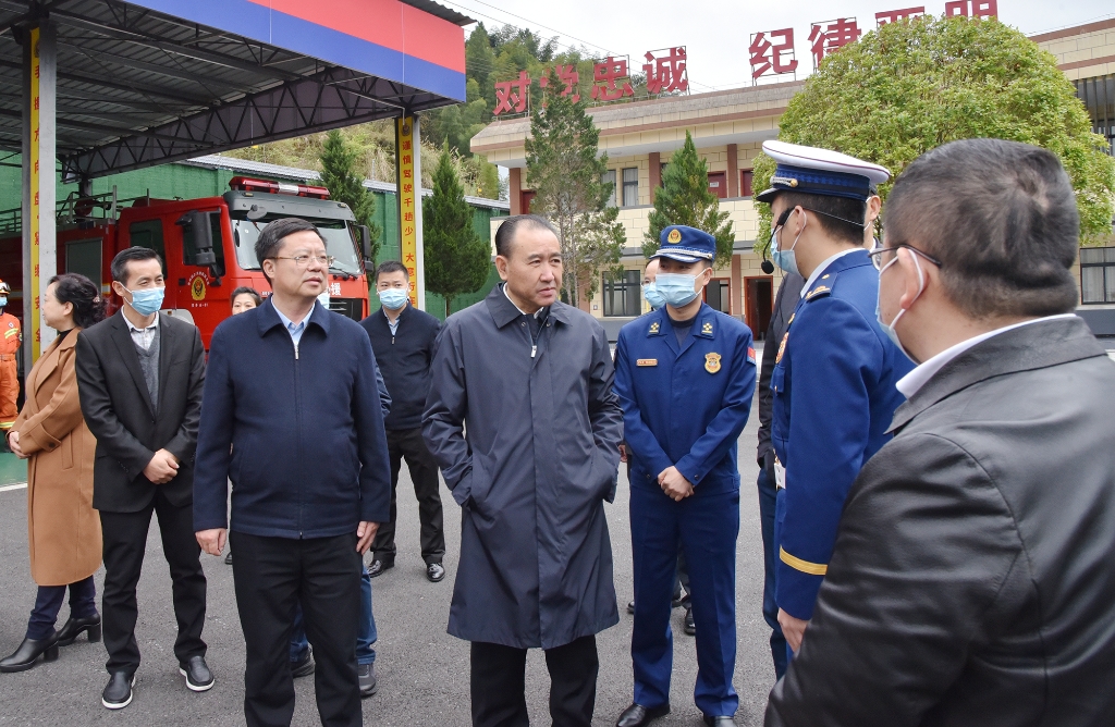 桑维亮率执法检查组赴铜仁市开展安全生产“一法一条例”执法检查