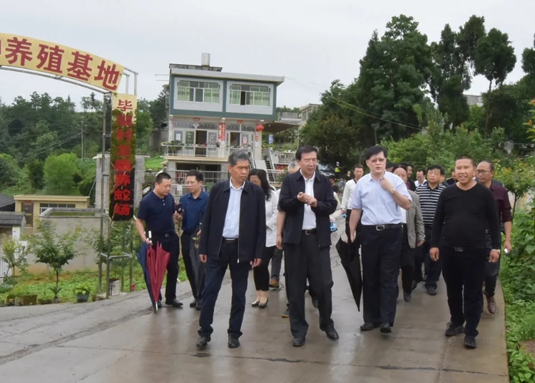 李飞跃率执法检查组赴毕节开展野生动物保护执法检查