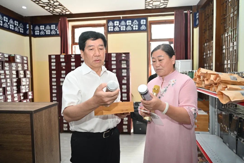 王忠赴黔西南州开展中医药“一法一条例”执法检查