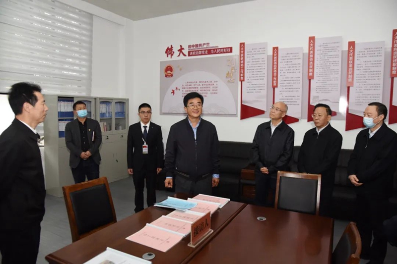 慕德贵到安顺市宣讲党的二十大精神并调研